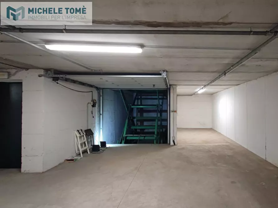 Immagine 4 di Magazzino in vendita  in vicolo basso acquar a Verona