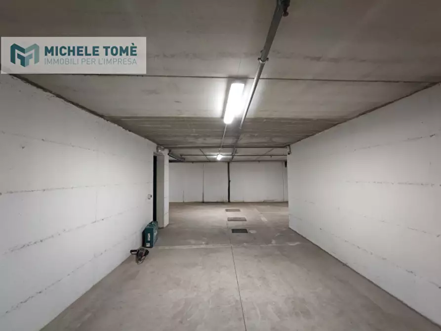 Immagine 6 di Magazzino in vendita  in vicolo basso acquar a Verona