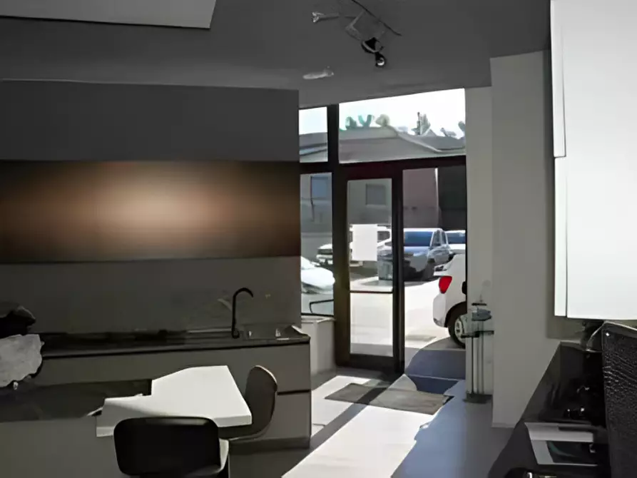 Immagine 5 di Negozio in vendita  in via don giuseppe diana, n. snc a Gubbio