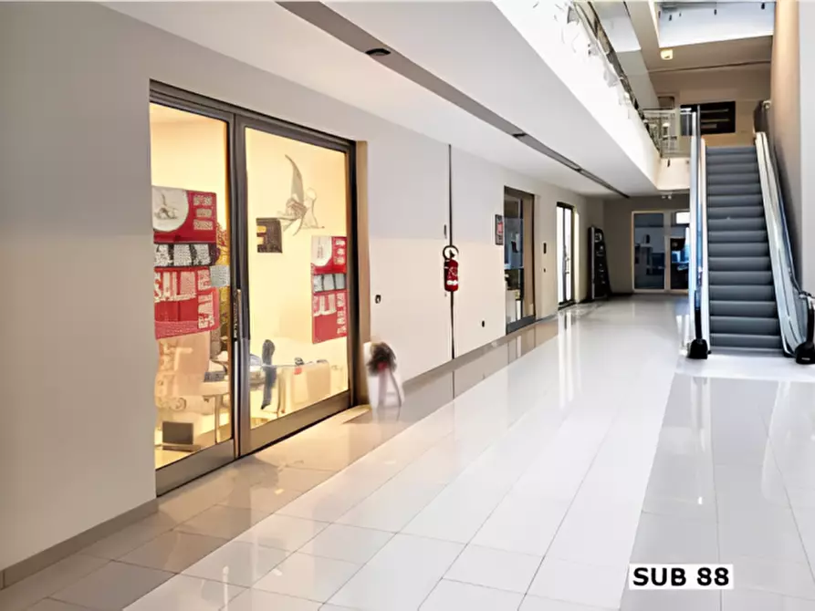 Immagine 11 di Attività commerciale in vendita  in via don giuseppe diana, n. snc a Gubbio