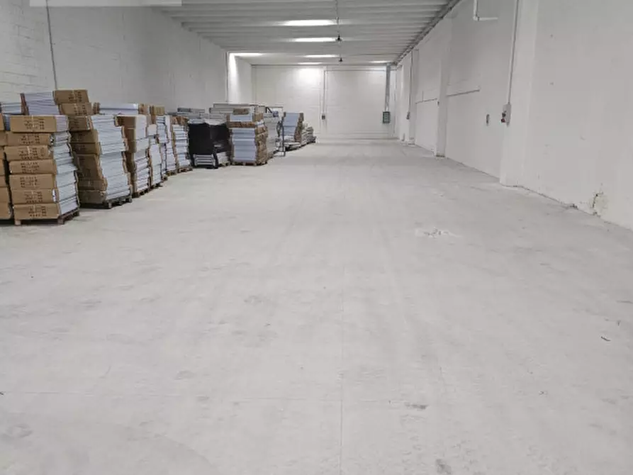 Immagine 1 di Magazzino in affitto  in Viale Della navigazione Interna a Padova