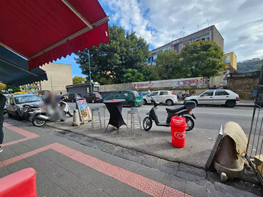 Immagine 1 di Attività commerciale in vendita  in Viale Cavalleggeri d'Aosta a Napoli