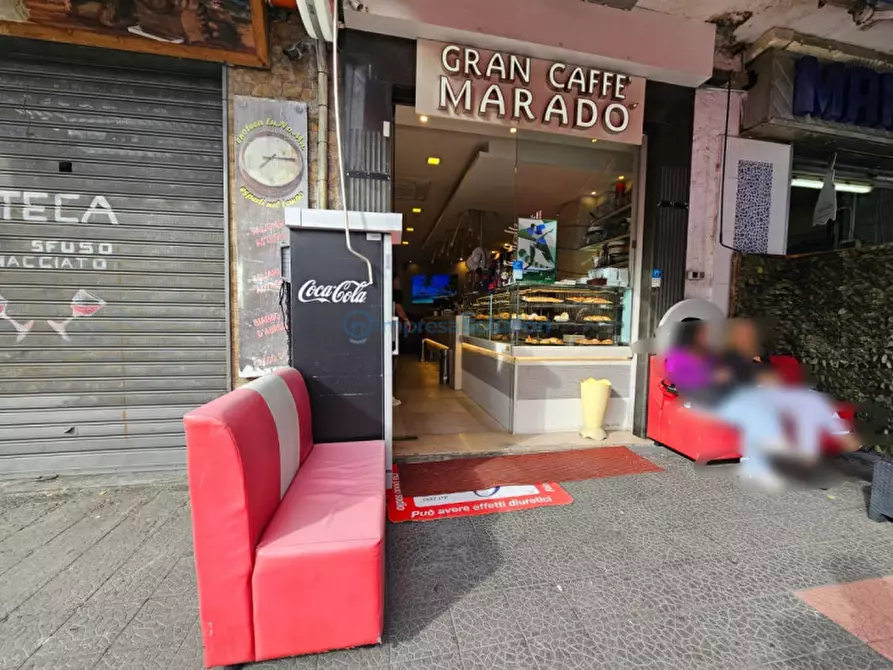Immagine 2 di Attività commerciale in vendita  in Viale Cavalleggeri d'Aosta a Napoli