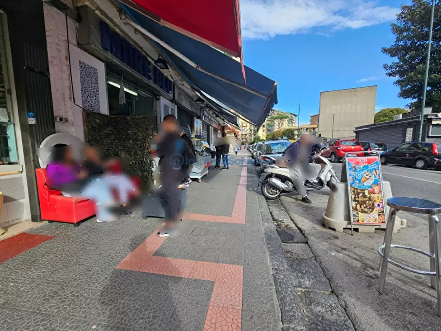 Immagine 3 di Attività commerciale in vendita  in Viale Cavalleggeri d'Aosta a Napoli