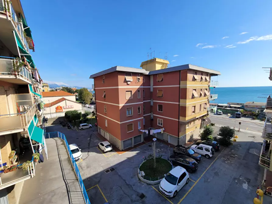 Immagine 2 di Appartamento in vendita  in Via Nizza 80 a Savona