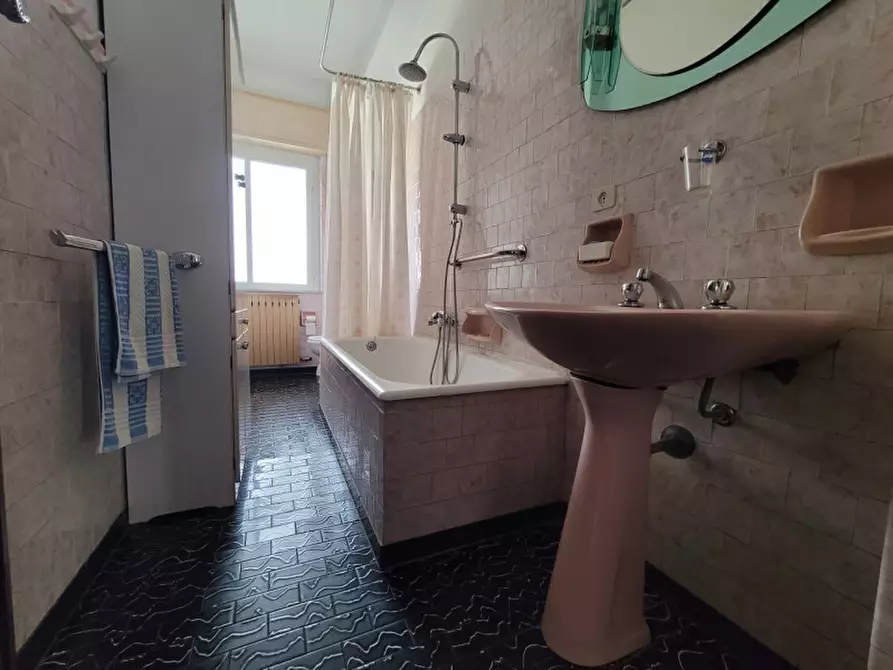 Immagine 14 di Appartamento in vendita  in Via Nizza 80 a Savona