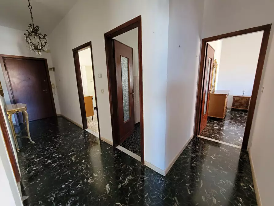 Immagine 17 di Appartamento in vendita  in Via Nizza 80 a Savona