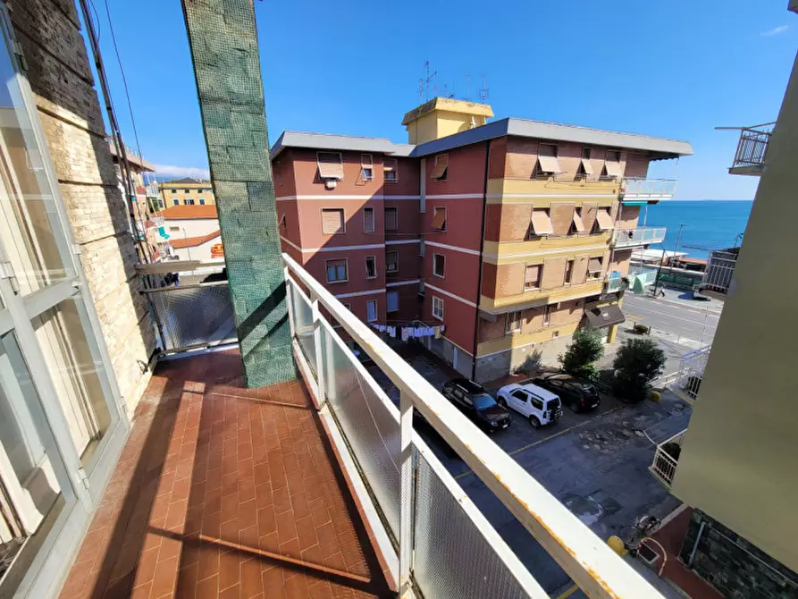 Immagine 20 di Appartamento in vendita  in Via Nizza 80 a Savona