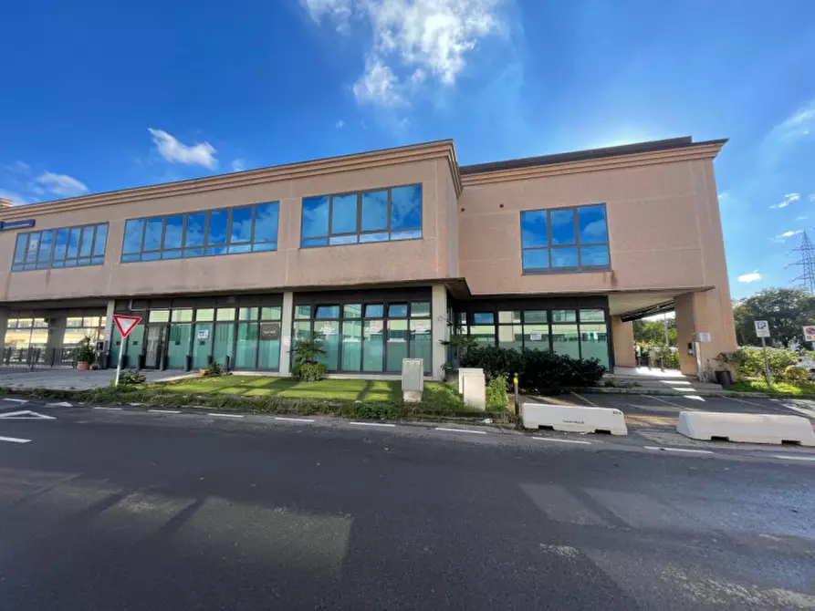 Immagine 5 di Negozio in vendita  in Via Regina Pacis a Sassuolo