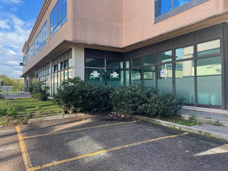 Immagine 6 di Negozio in vendita  in Via Regina Pacis a Sassuolo