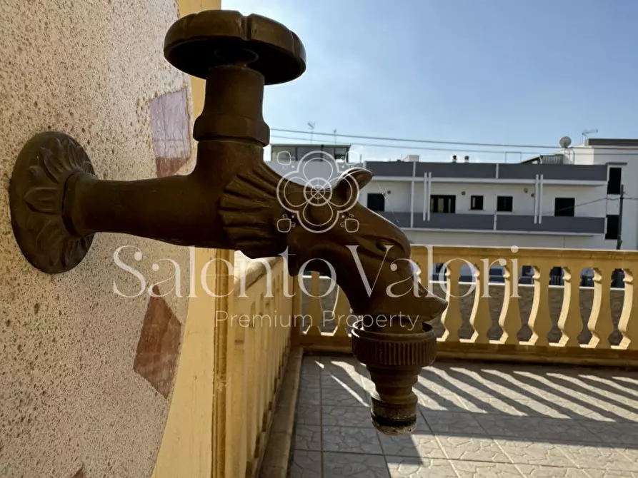 Immagine 30 di Casa bifamiliare in vendita  in Via Agnesi 112 a Casarano