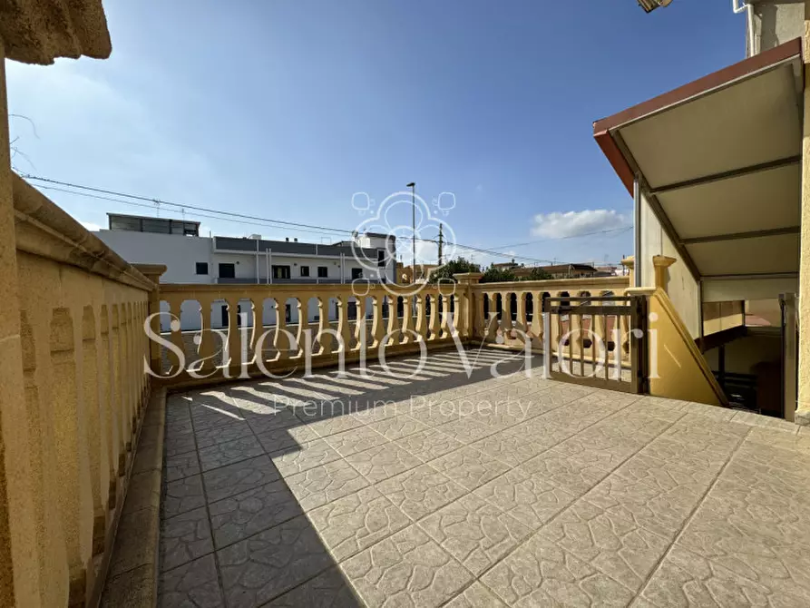 Immagine 31 di Casa bifamiliare in vendita  in Via Agnesi 112 a Casarano