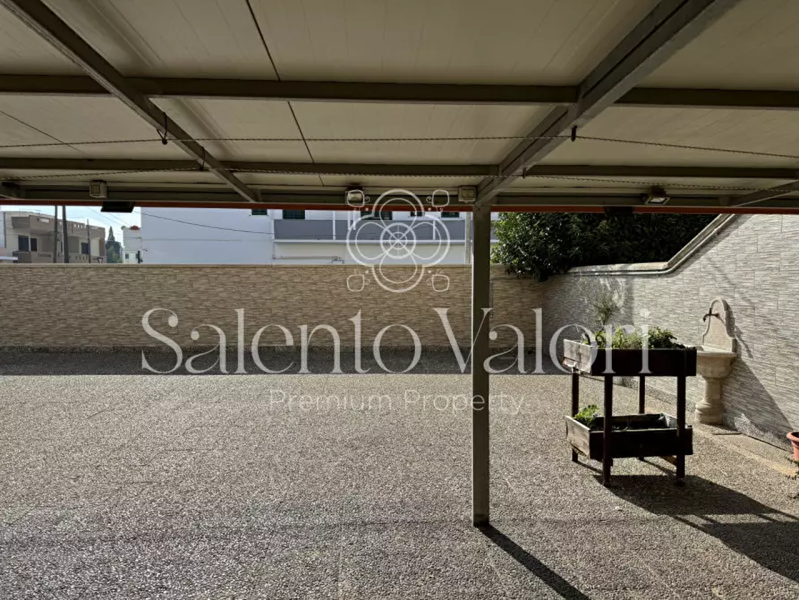 Immagine 38 di Casa bifamiliare in vendita  in Via Agnesi 112 a Casarano