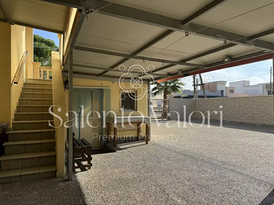 Immagine 39 di Casa bifamiliare in vendita  in Via Agnesi 112 a Casarano