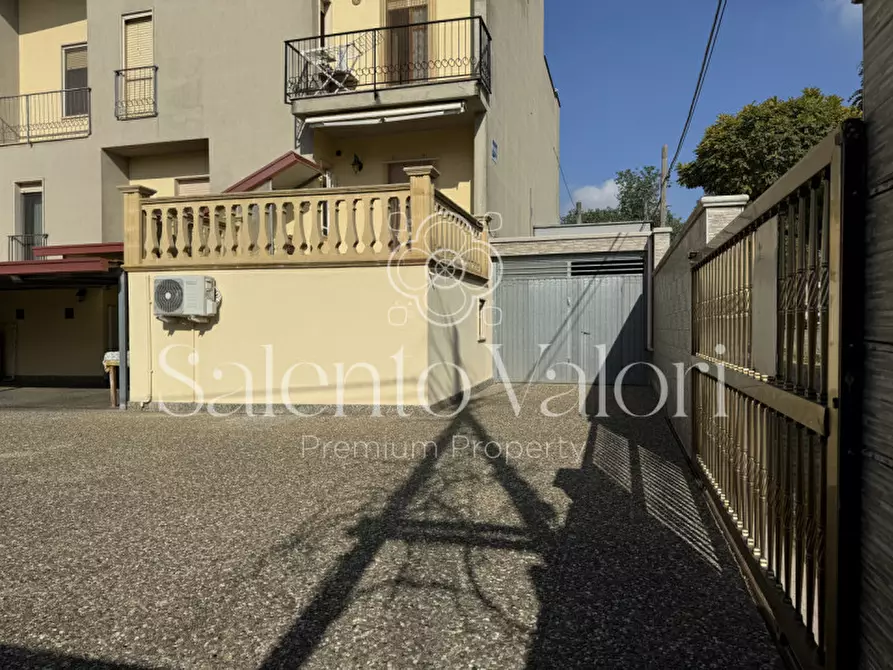 Immagine 44 di Casa bifamiliare in vendita  in Via Agnesi 112 a Casarano