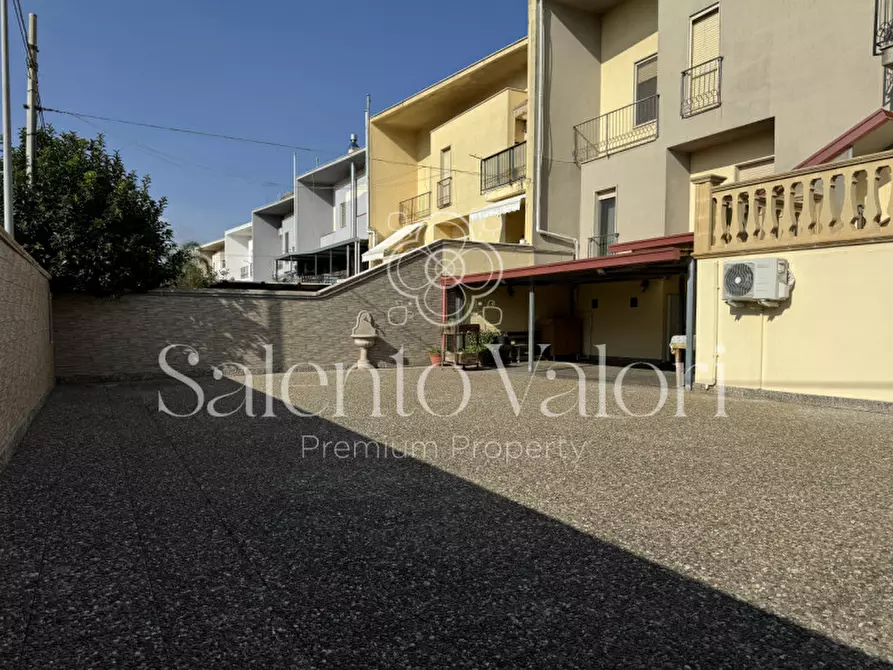 Immagine 45 di Casa bifamiliare in vendita  in Via Agnesi 112 a Casarano