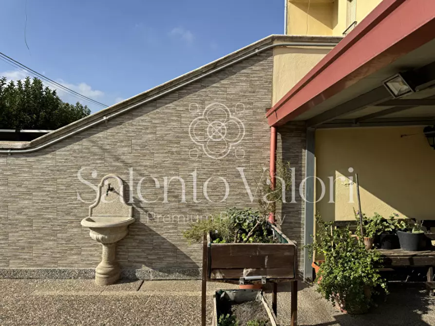 Immagine 47 di Casa bifamiliare in vendita  in Via Agnesi 112 a Casarano