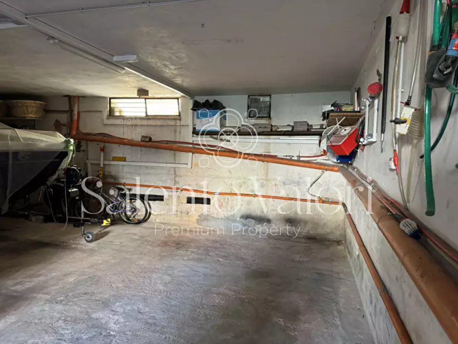 Immagine 60 di Casa bifamiliare in vendita  in Via Agnesi 112 a Casarano