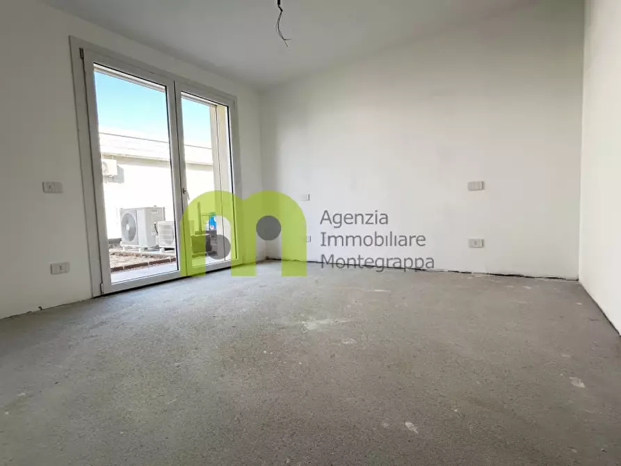 Immagine 4 di Appartamento in vendita  in Via Pioppi a Castelfranco Veneto