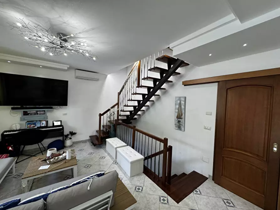 Immagine 4 di Villa in vendita  in Via Nettuno, 127 a Milazzo