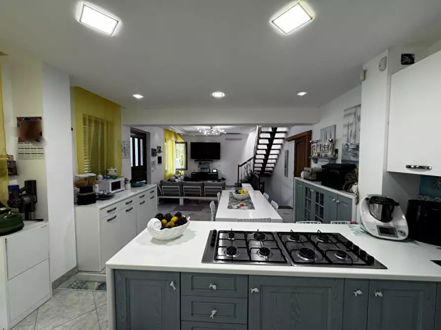 Immagine 12 di Villa in vendita  in Via Nettuno, 127 a Milazzo