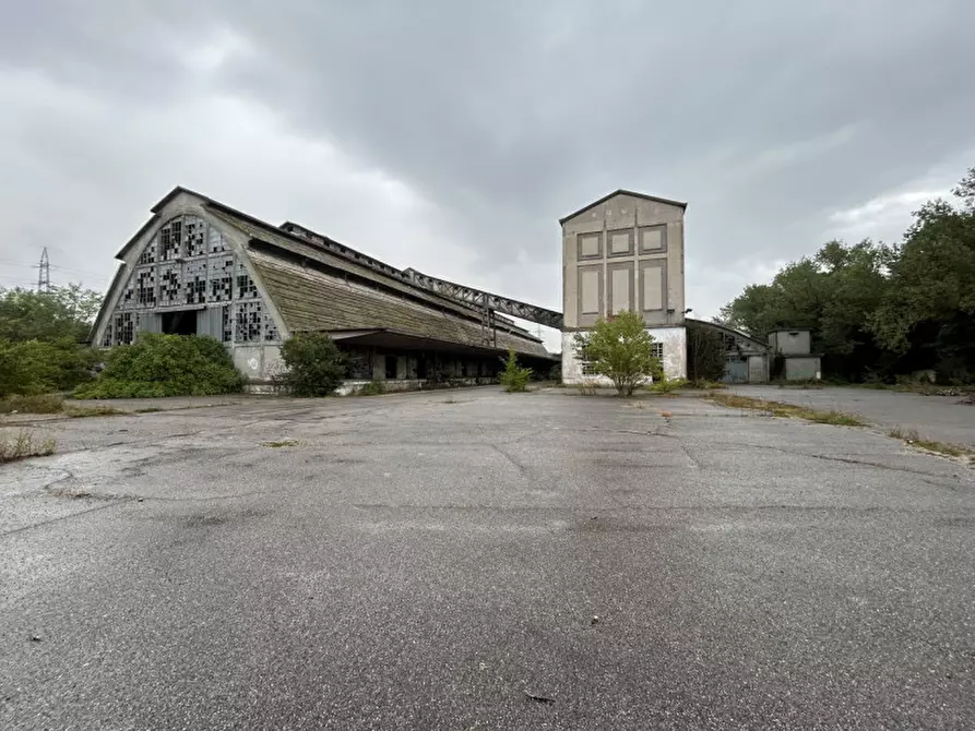 Immagine 26 di Capannone industriale in vendita  a Mantova