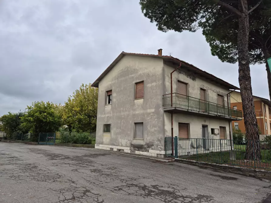 Immagine 1 di Casa indipendente in vendita  in via emilia ponente a Cesena