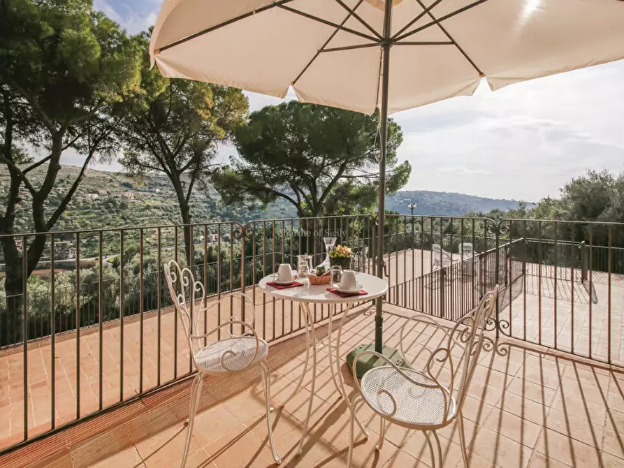 Immagine 9 di Villa in vendita  a Modica