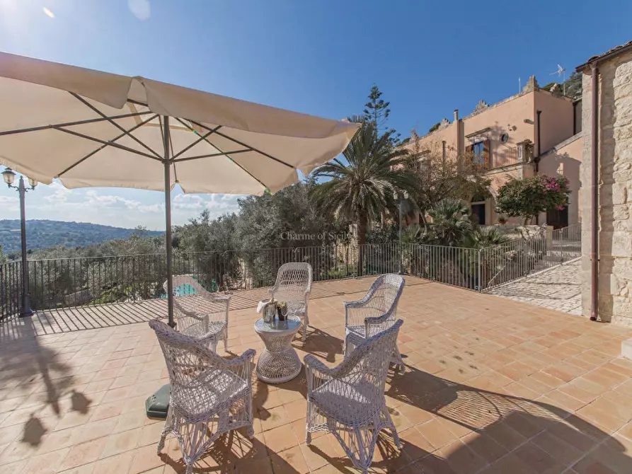 Immagine 10 di Villa in vendita  a Modica
