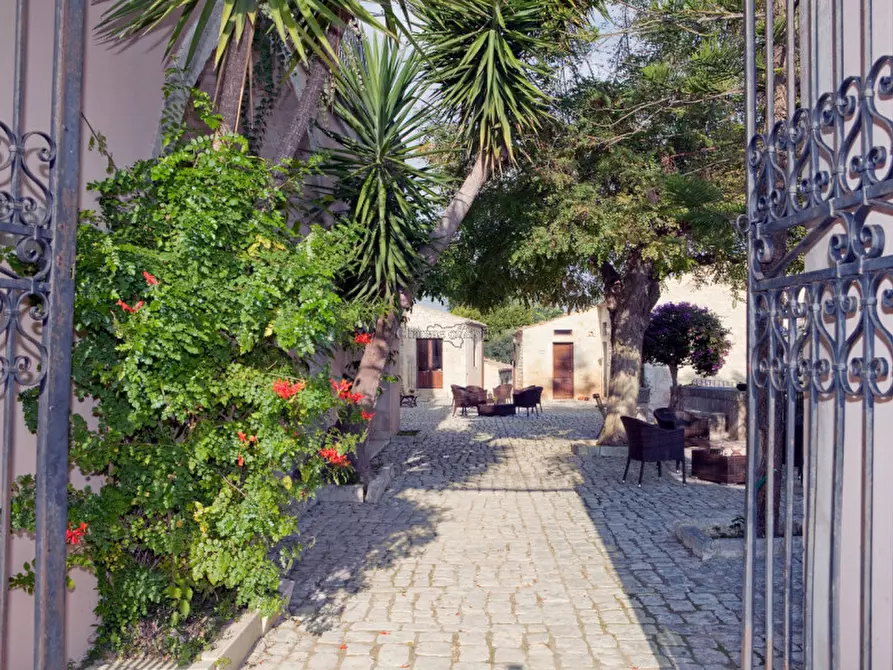 Immagine 12 di Villa in vendita  a Modica