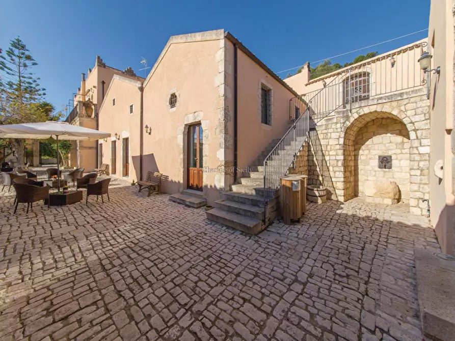 Immagine 15 di Villa in vendita  a Modica