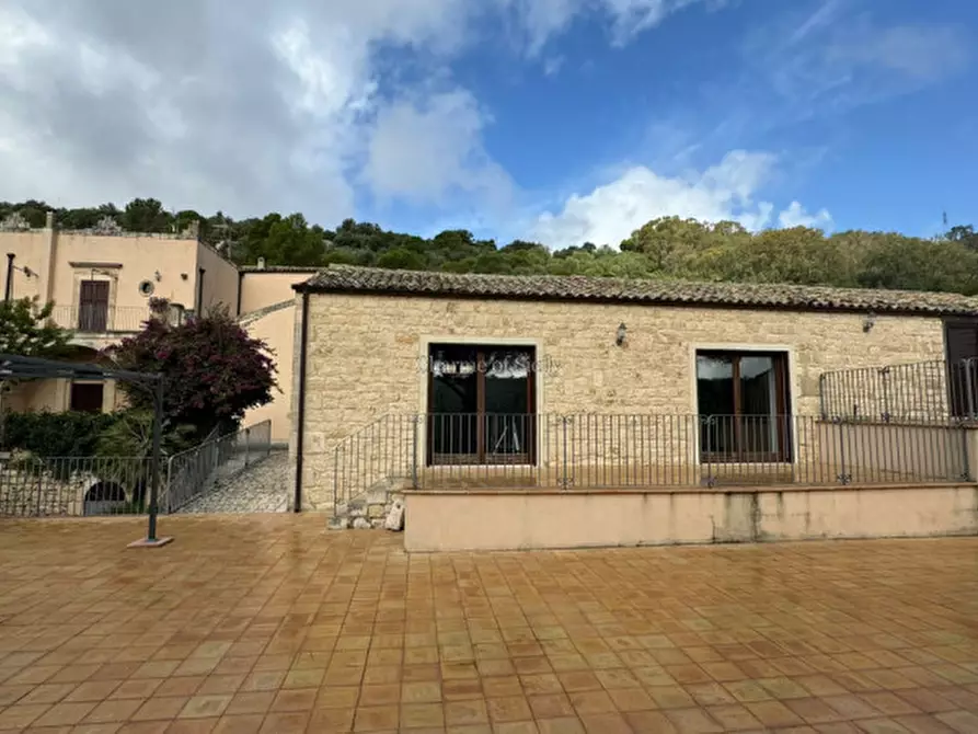 Immagine 39 di Villa in vendita  a Modica