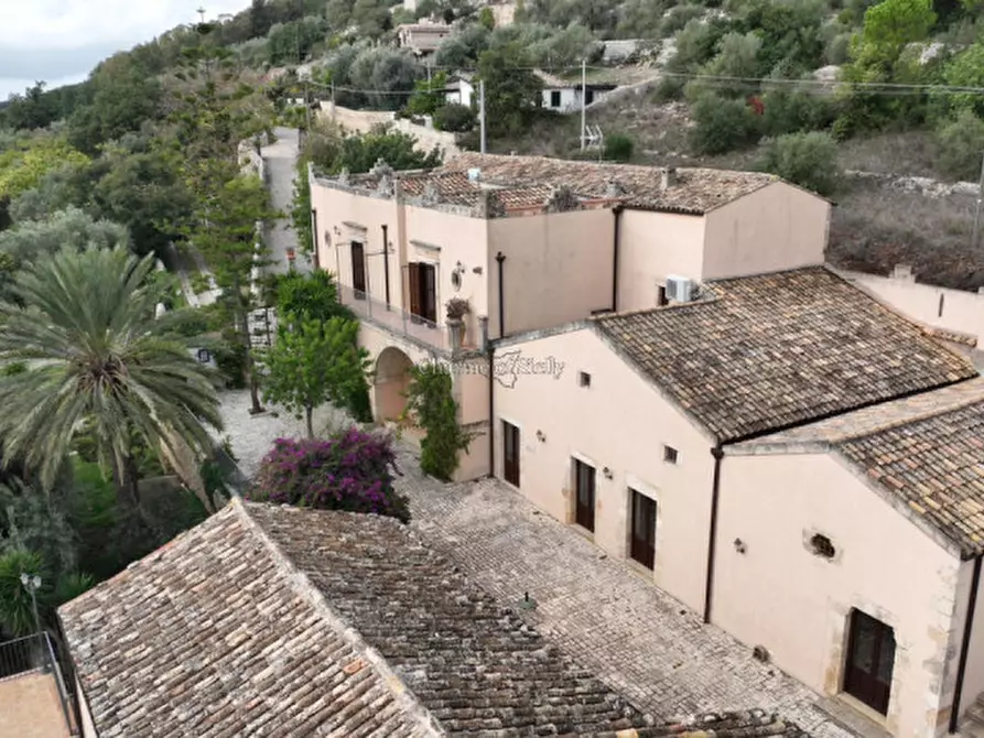 Immagine 50 di Villa in vendita  a Modica