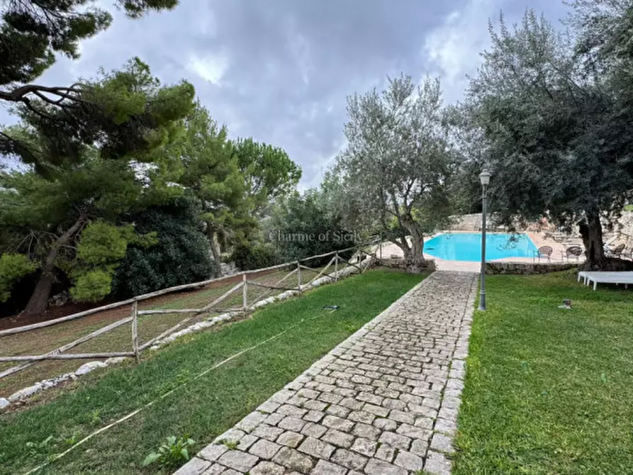 Immagine 56 di Villa in vendita  a Modica