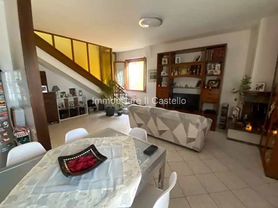 Immagine 1 di Appartamento in vendita  in Via Bruno Buozzi a Castiglione Del Lago