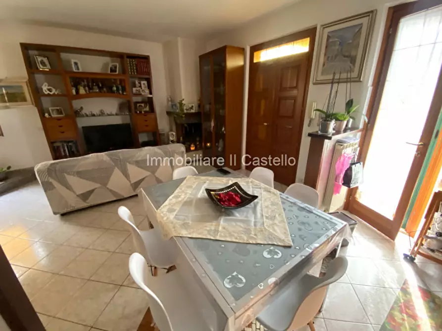 Immagine 8 di Appartamento in vendita  in Via Bruno Buozzi a Castiglione Del Lago