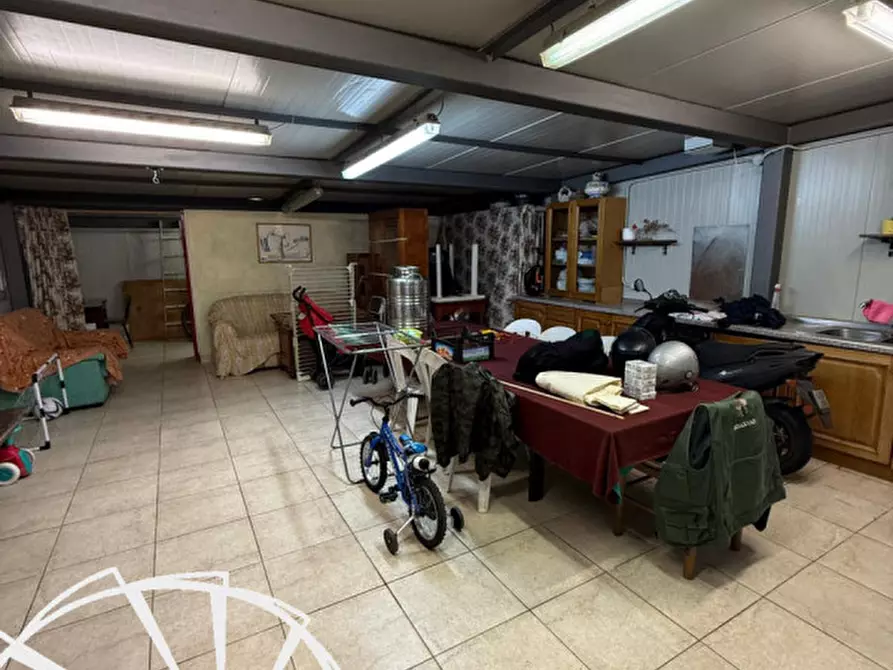 Immagine 5 di Garage in vendita  in Tavola a Prato