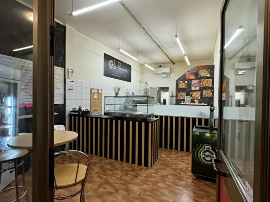 Immagine 2 di Negozio in vendita  in Via Generale Antonio Cantore a Pordenone