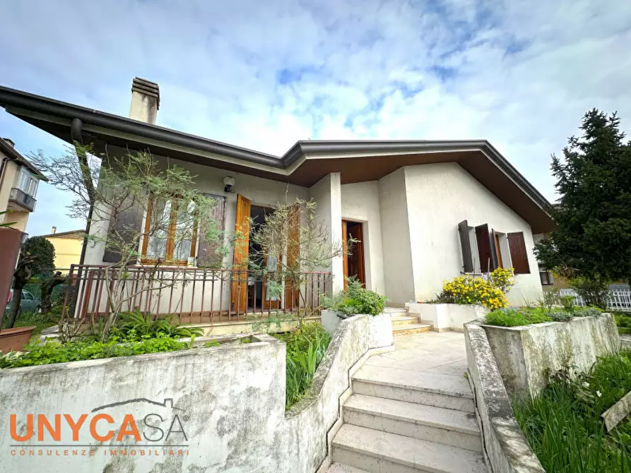 Immagine 25 di Villa in vendita  a Abano Terme