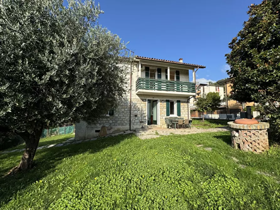 Immagine 1 di Casa bifamiliare in vendita  in via Giacomo Matteotti a Lugo Di Vicenza