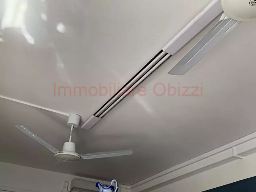 Immagine 10 di Negozio in vendita  in via palme a Padova