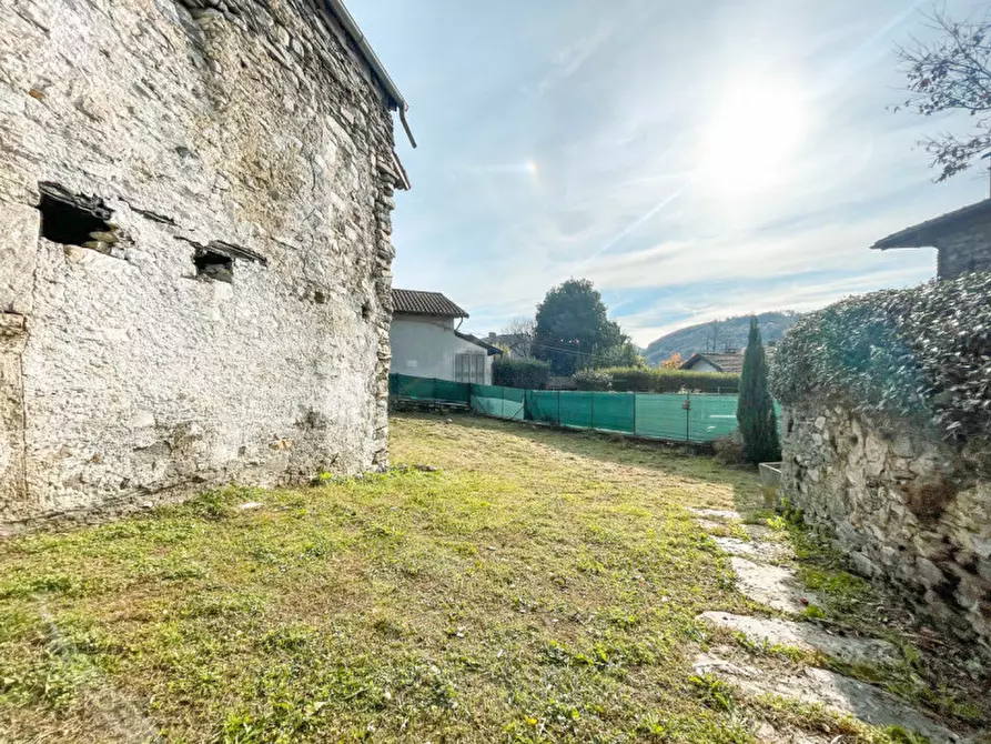 Immagine 20 di Villetta a schiera in vendita  in via vittorio Emanuelel III n. 2 a Gignese