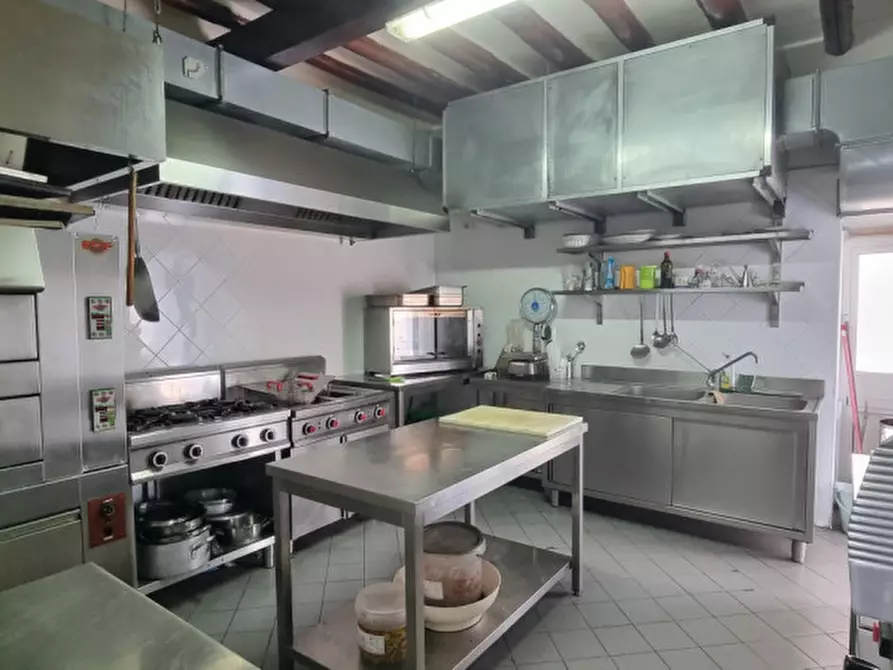 Immagine 8 di Negozio in vendita  in VIA ROMA, SNC a Lipari