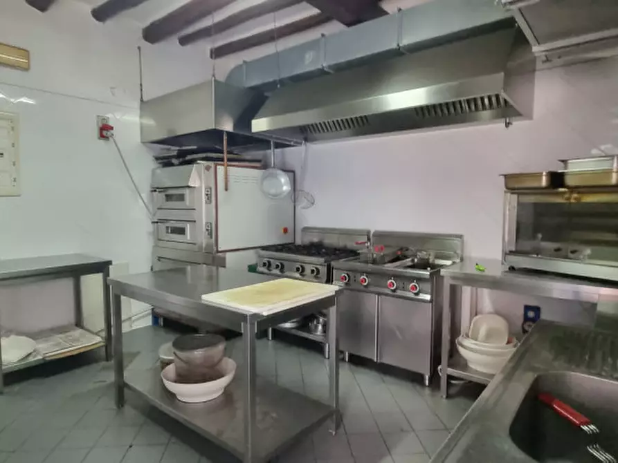 Immagine 9 di Negozio in vendita  in VIA ROMA, SNC a Lipari