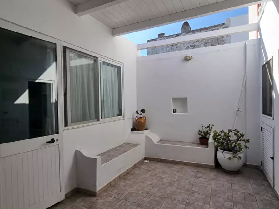 Immagine 13 di Negozio in vendita  in VIA ROMA, SNC a Lipari