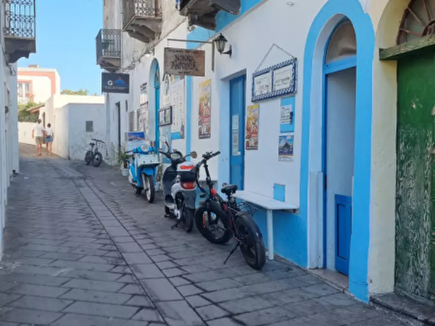 Immagine 38 di Negozio in vendita  in VIA ROMA, SNC a Lipari