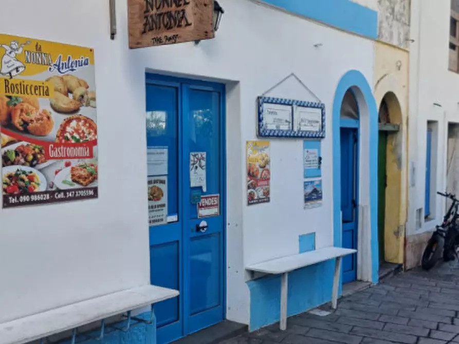 Immagine 39 di Negozio in vendita  in VIA ROMA, SNC a Lipari