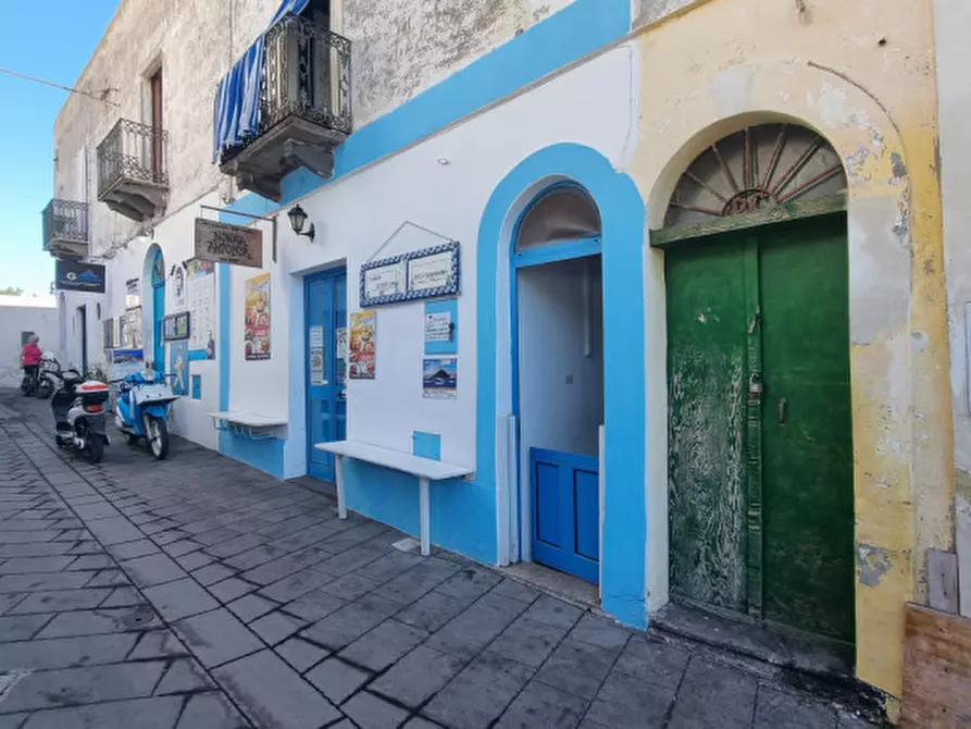 Immagine 40 di Negozio in vendita  in VIA ROMA, SNC a Lipari