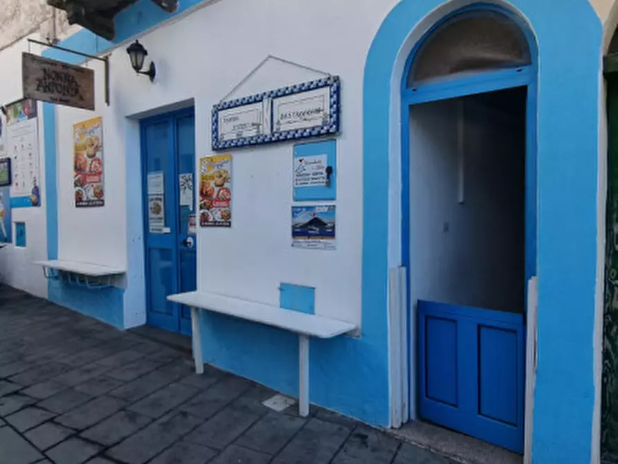 Immagine 41 di Negozio in vendita  in VIA ROMA, SNC a Lipari