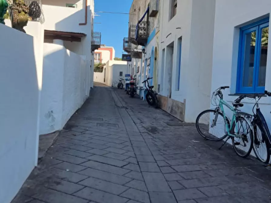 Immagine 42 di Negozio in vendita  in VIA ROMA, SNC a Lipari